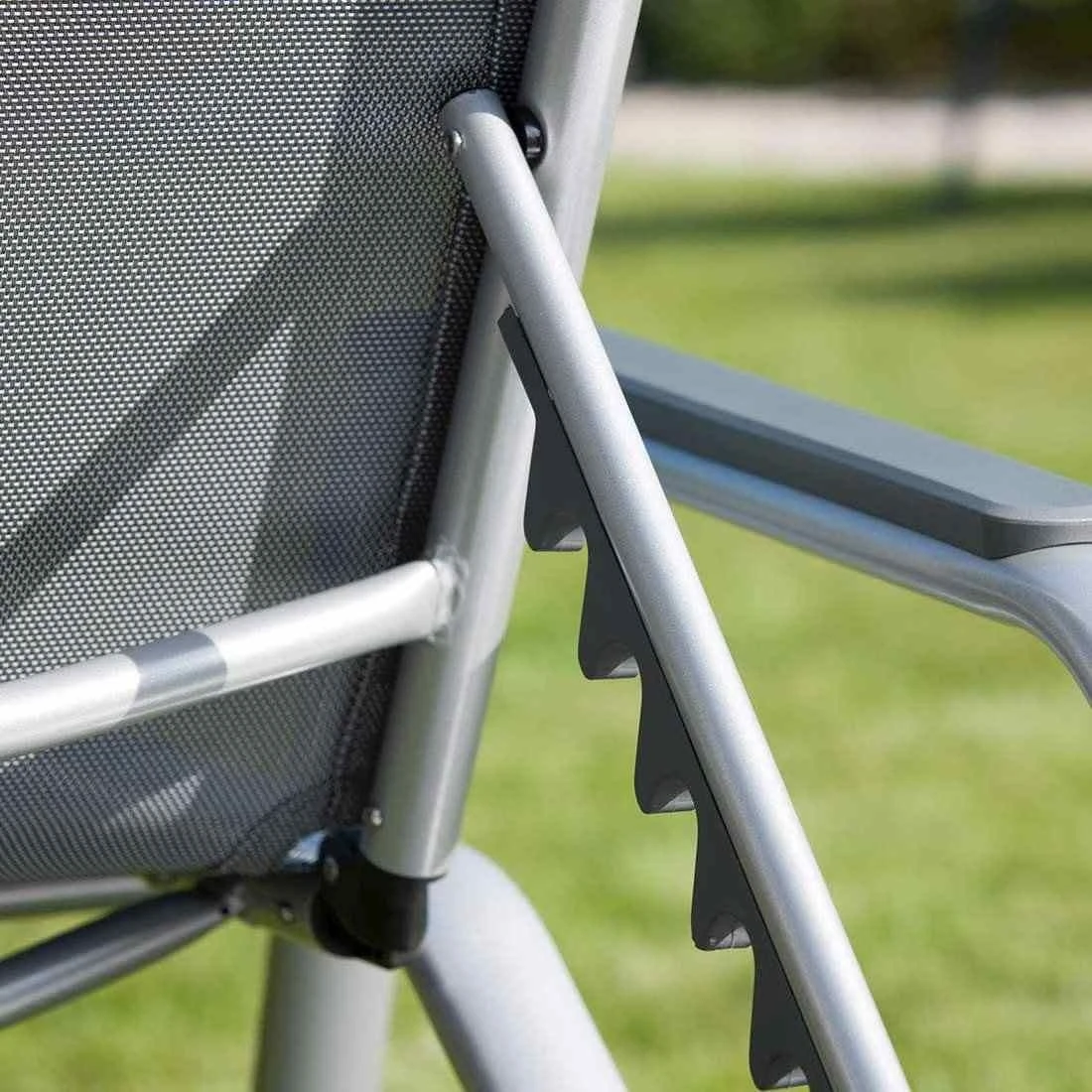 Kettler Cirrus Komfort-Stapelliege Aluminium/Textilene Silber/Anthrazitgrau 8 Kettler Cirrus Komfort-Stapelliege Aluminium/Textilene Silber/Anthrazitgrau – Bild 8