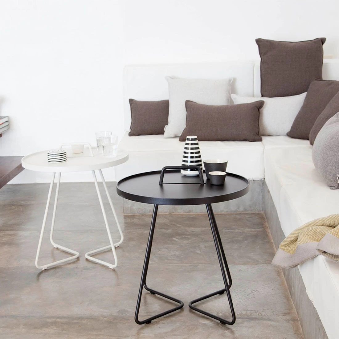 Cane-Line On-the-move Beistelltisch Ø44x54 Cm Aluminium White 2 Cane-Line On-the-move Beistelltisch Ø44x54 Cm Aluminium White – Bild 2