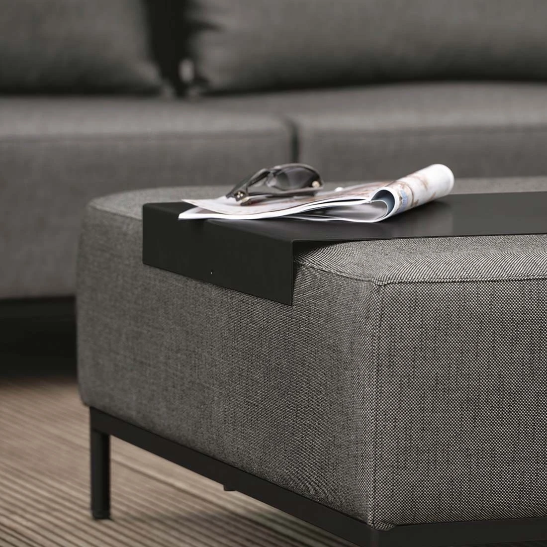 Stern Taavi Hocker Aluminium/Outdoorstoff Schwarz Matt/Seidenschwarz 3 Stern Taavi Hocker Aluminium/Outdoorstoff Schwarz Matt/Seidenschwarz – Bild 3